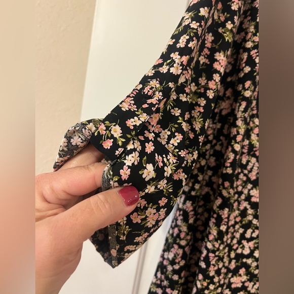 Size 22/24- Torrid Harper tunic blouse in floral print - new with tags - Picture 5 of 6